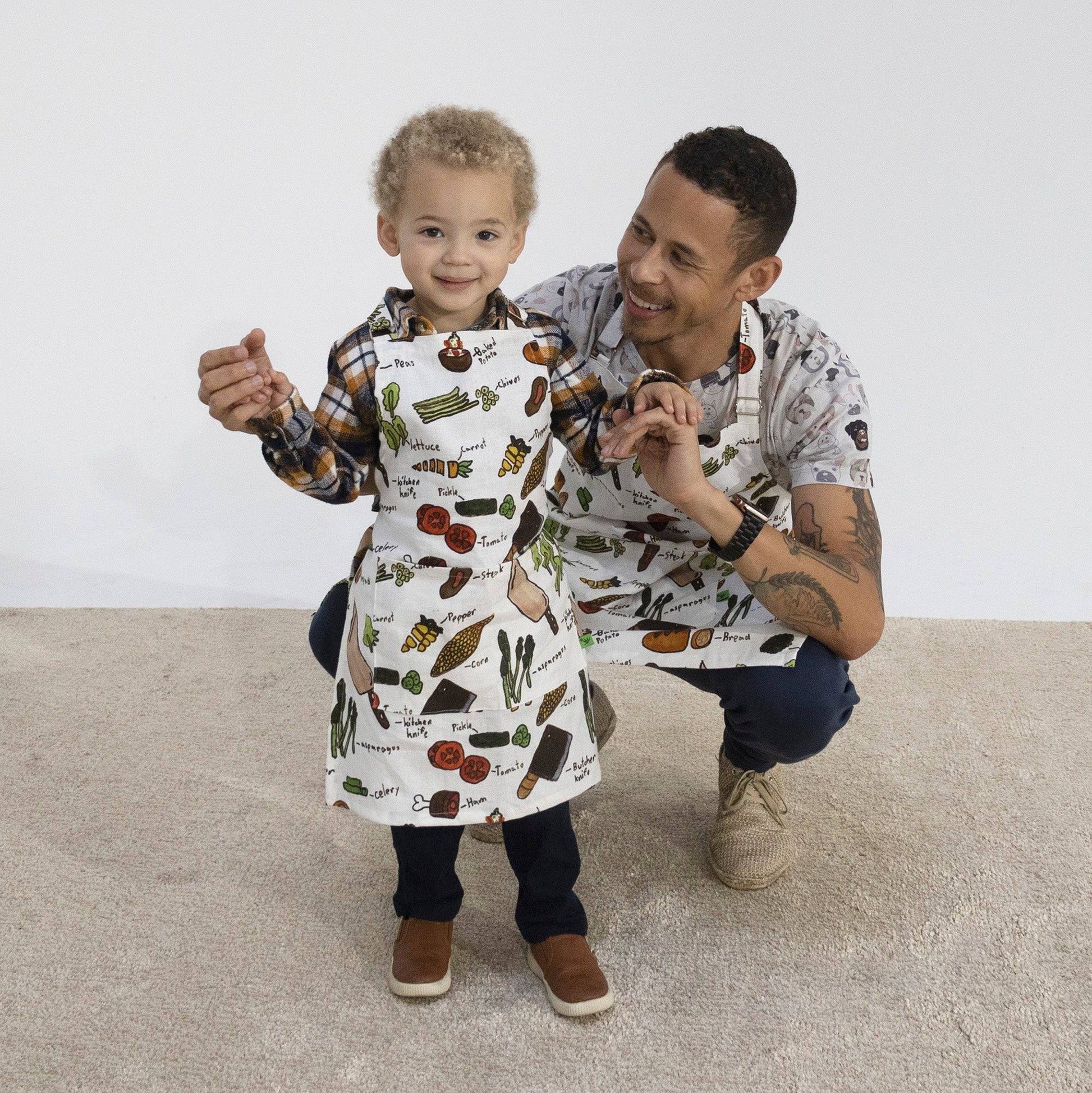 Mommy and Me Aprons | Matching Apron Set | Men and Kids Cooking Aprons | Women and Toddler Cute Chef Apron | Mother Daughter Matching Aprons - Fabric Junkies